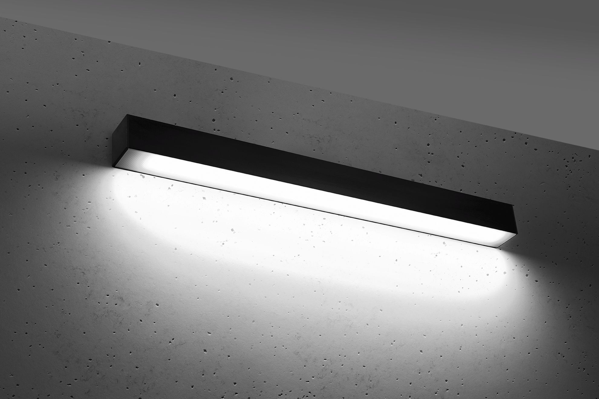 Applique LED noire allongée 67 cm 4000 K faible éblouissement