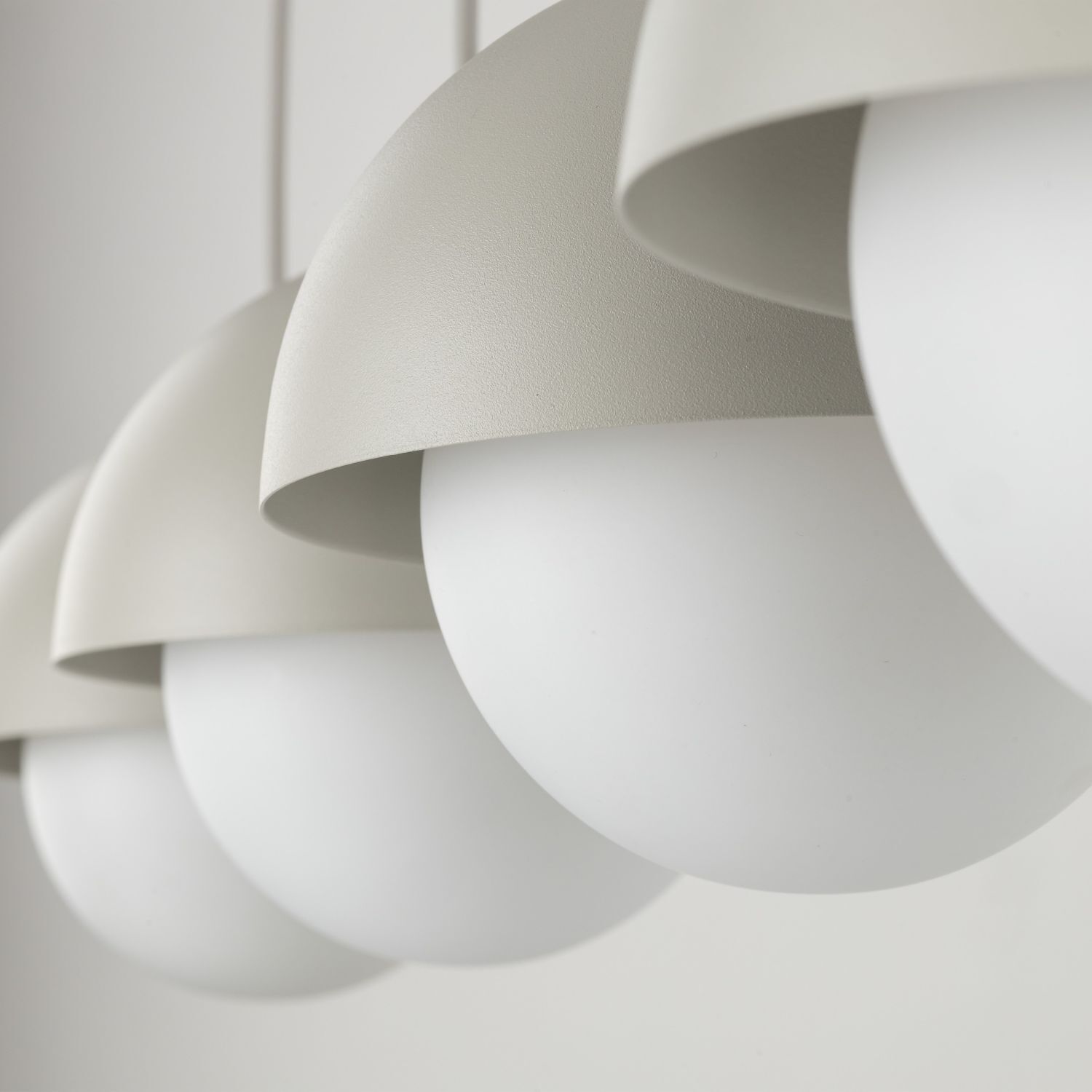 Suspension allongée 80cm beige blanc 4-flamme G9 verre métal