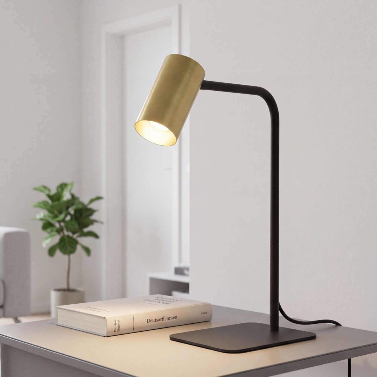 Tischleuchte, Stehleuchte, Brass Farbton, Schwarz Metall, Lichtquelle