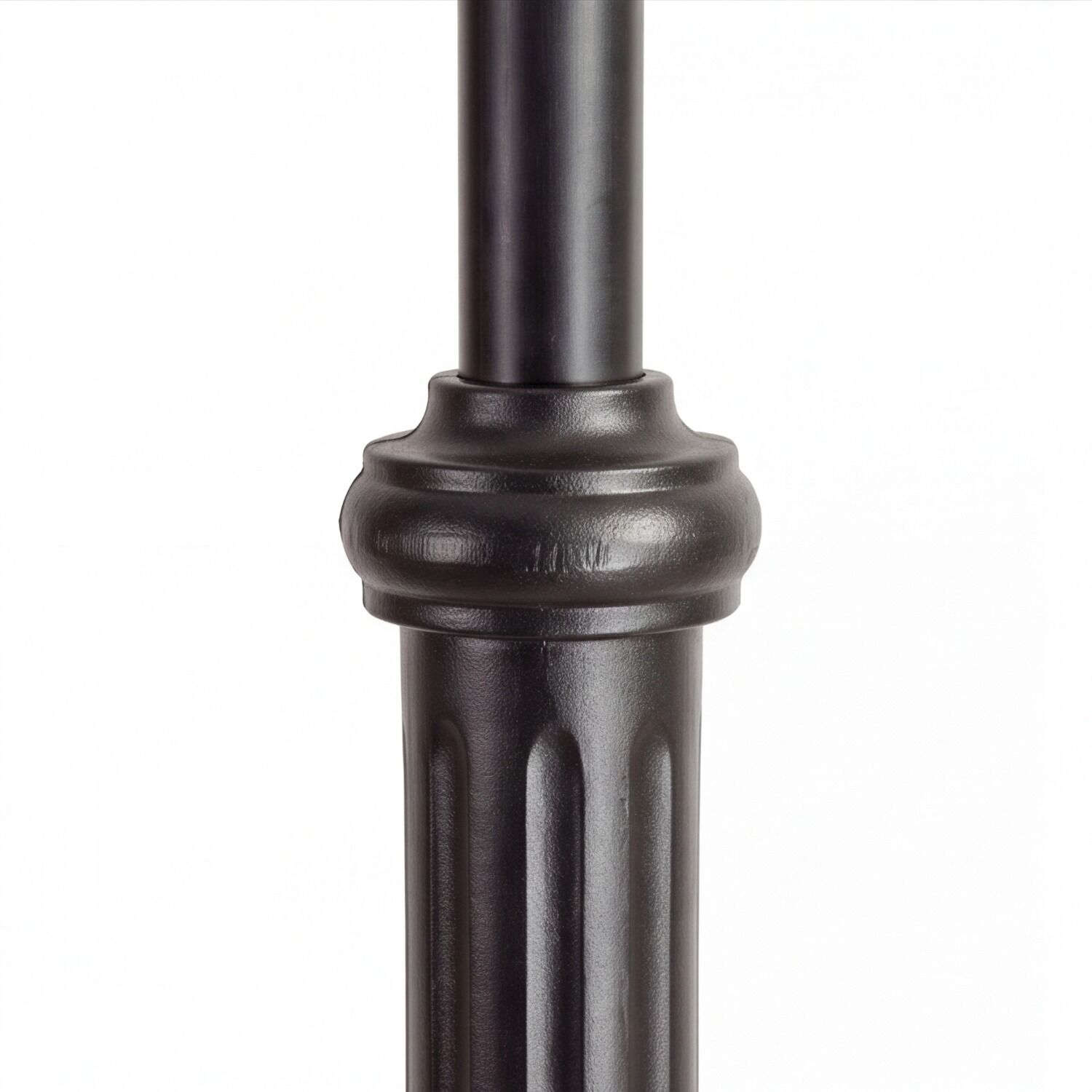 le51588-stehlampe-laternenpfahl-mastleuchte-garten-terrasse-auffahrt-aussen-metall-glas-matt-klassisch-rustikal-antik-3-flammig-schwarz-05 Gartenstab, Stielrohr, Metall, Schwarz, Verzierung