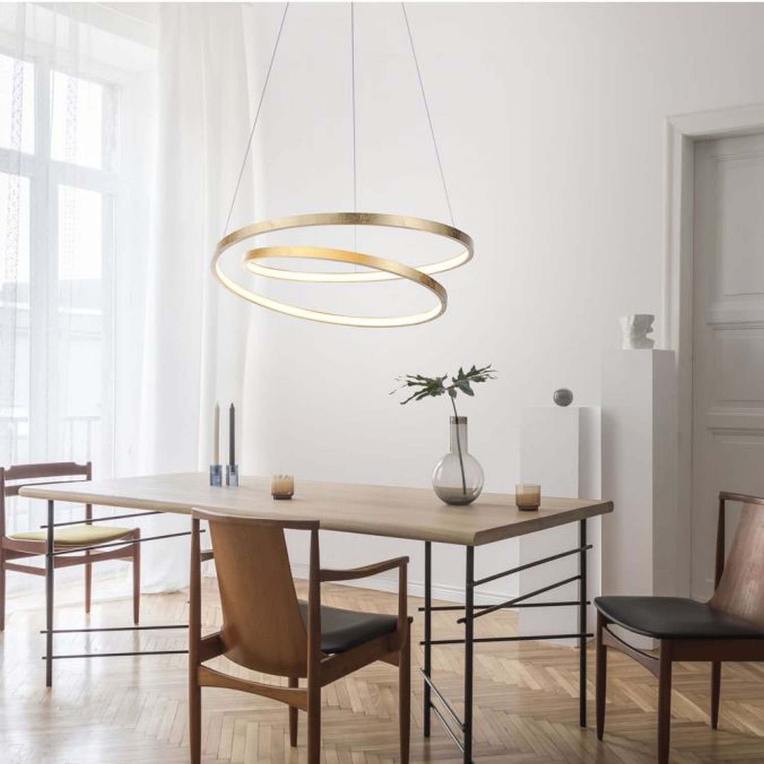 LED Pendelleuchte in Blattgold B:55 cm 4000 lm dimmbar Speisesaal, Esstisch, Tisch, Innenarchitektur, Tischplatte