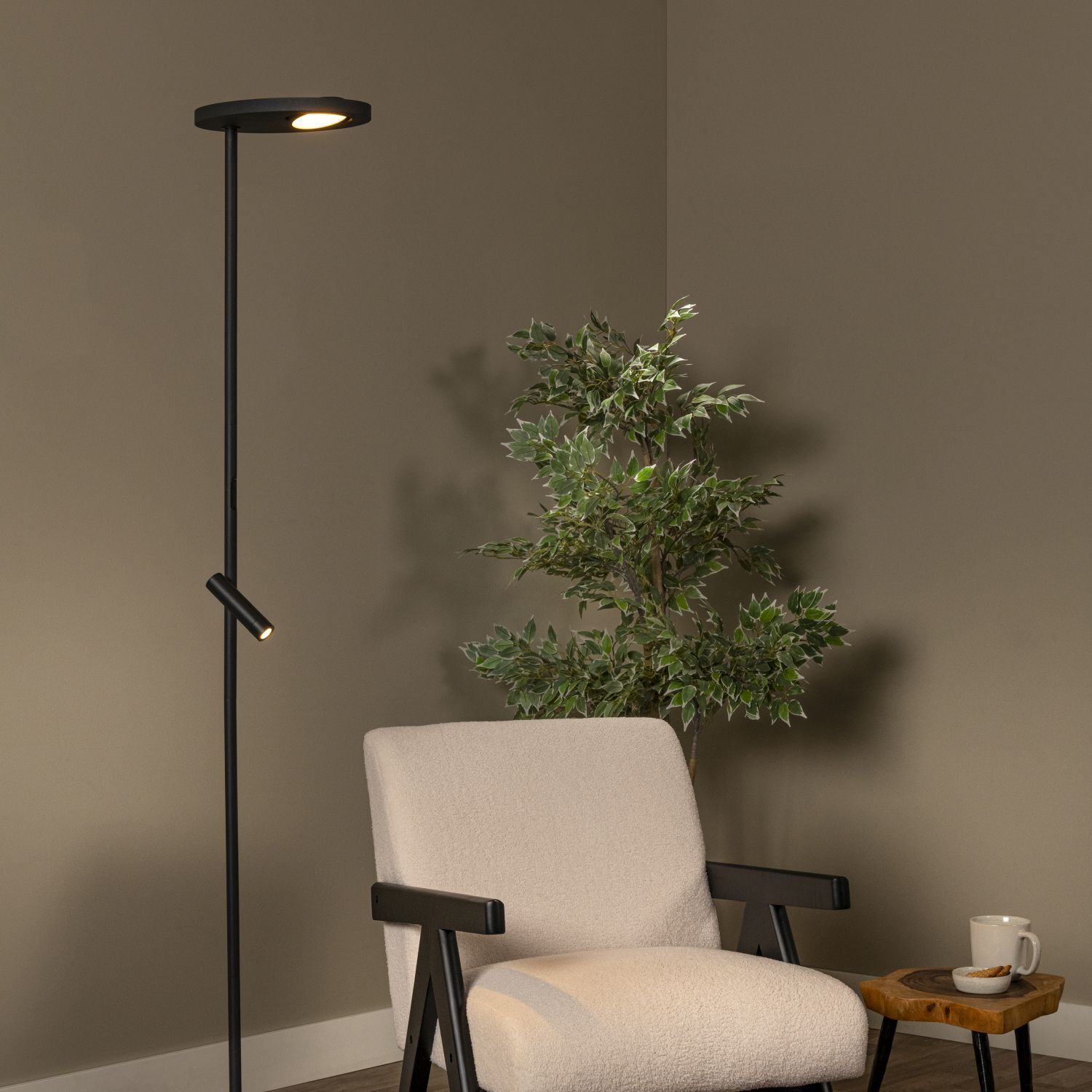 LED Stehlampe Metall Schwarz 2700 K H:177 cm edel Lampe, Stuhl, Mobiliar, Stehlampe