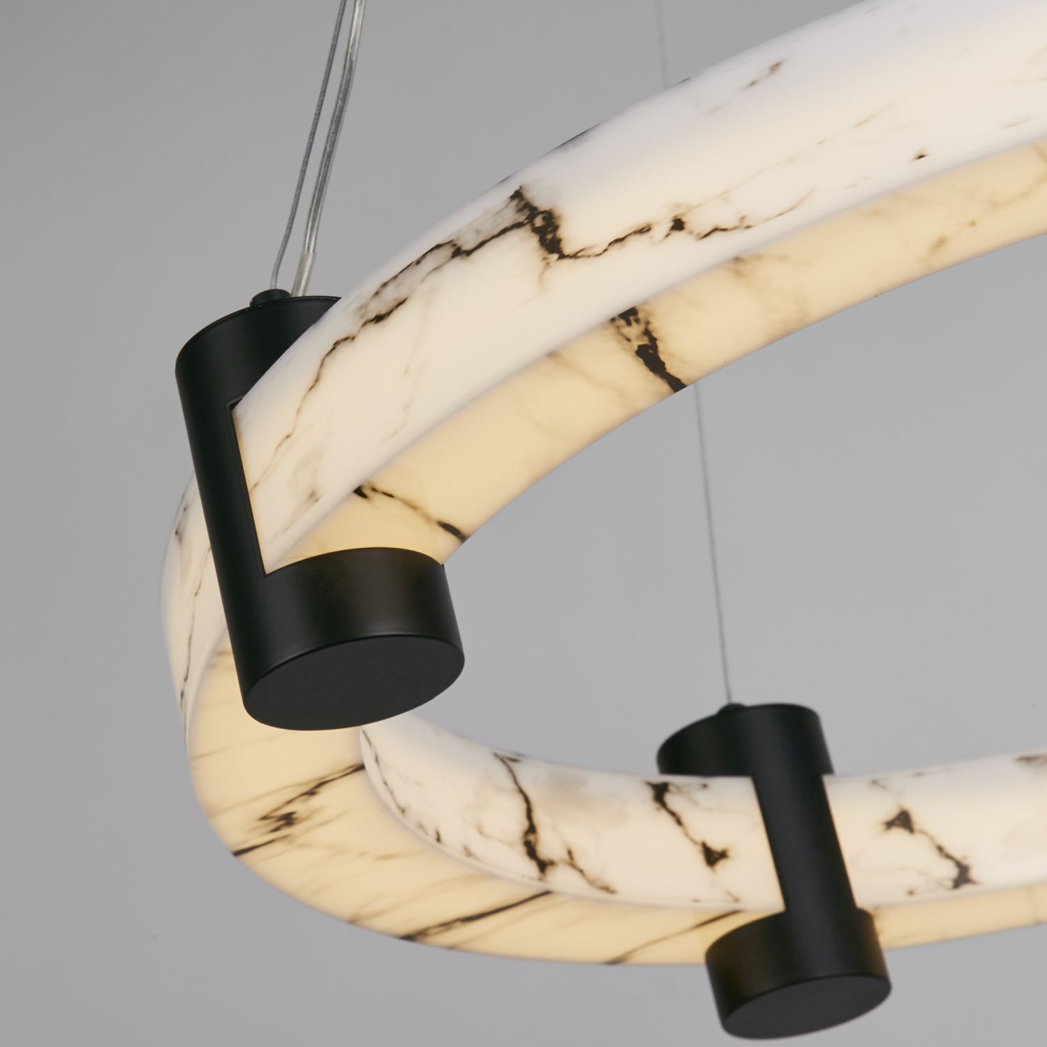 Suspension LED ronde métal résine anneau L:60,5 cm 29 W Suspension LED ronde métal résine anneau L:60,5 cm 29 W