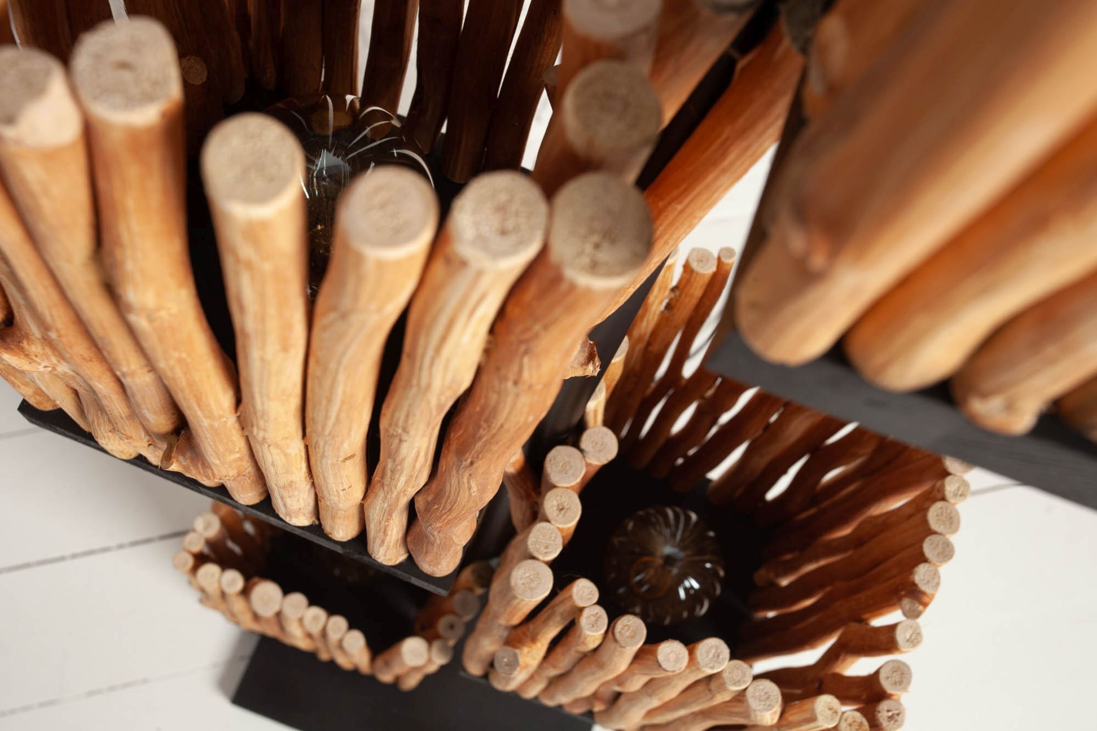 Holzstangen, Stützstangen, braune Stäbe, Stäbchen aus Holz, Bündel