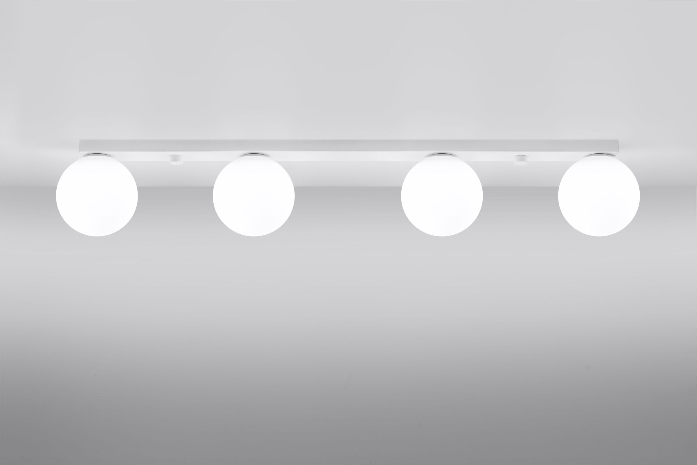 Plafonnier blanc 88 cm de long verre métal 4-flamme G9