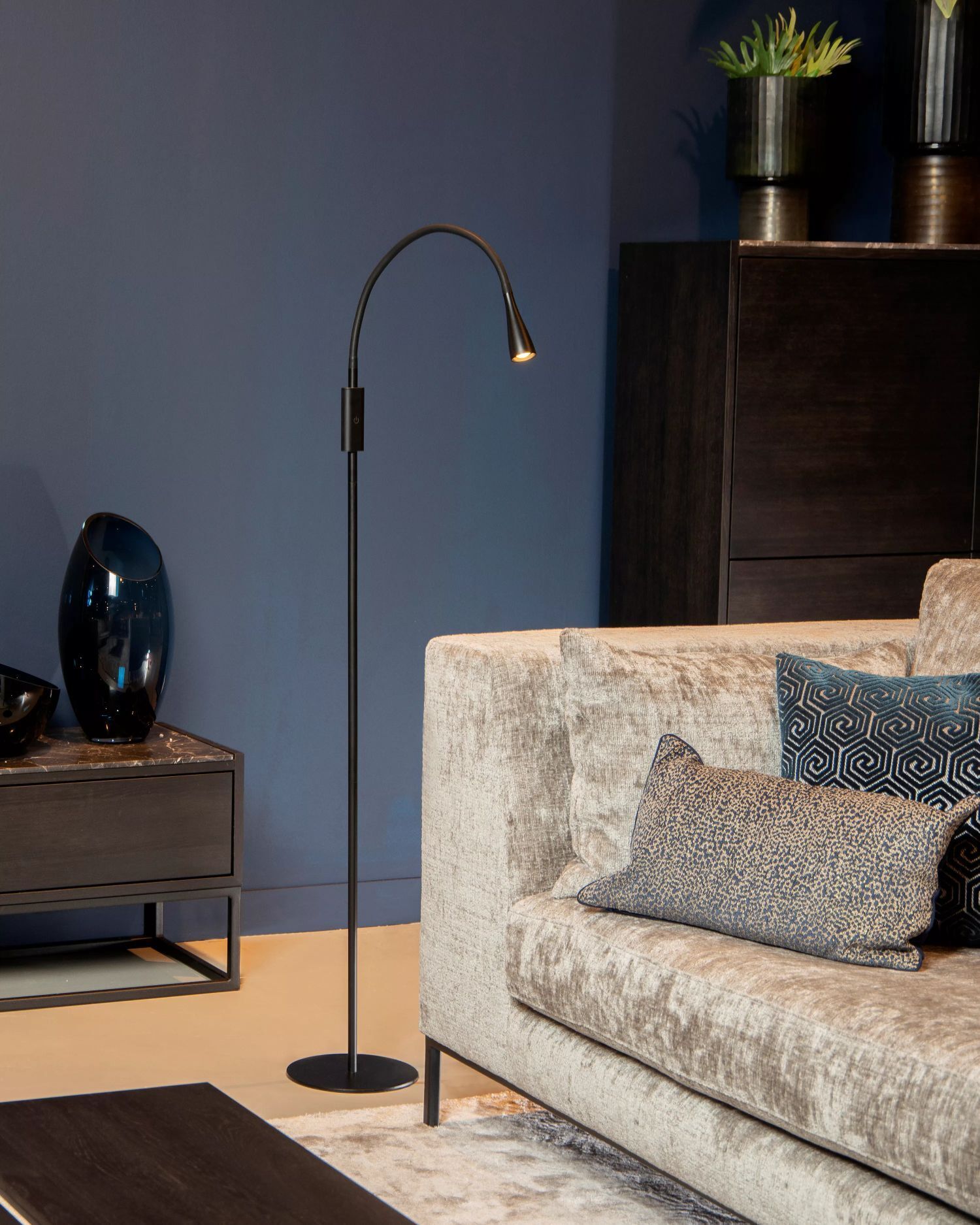 Lampe, Stehlampe, Couch, Mobiliar