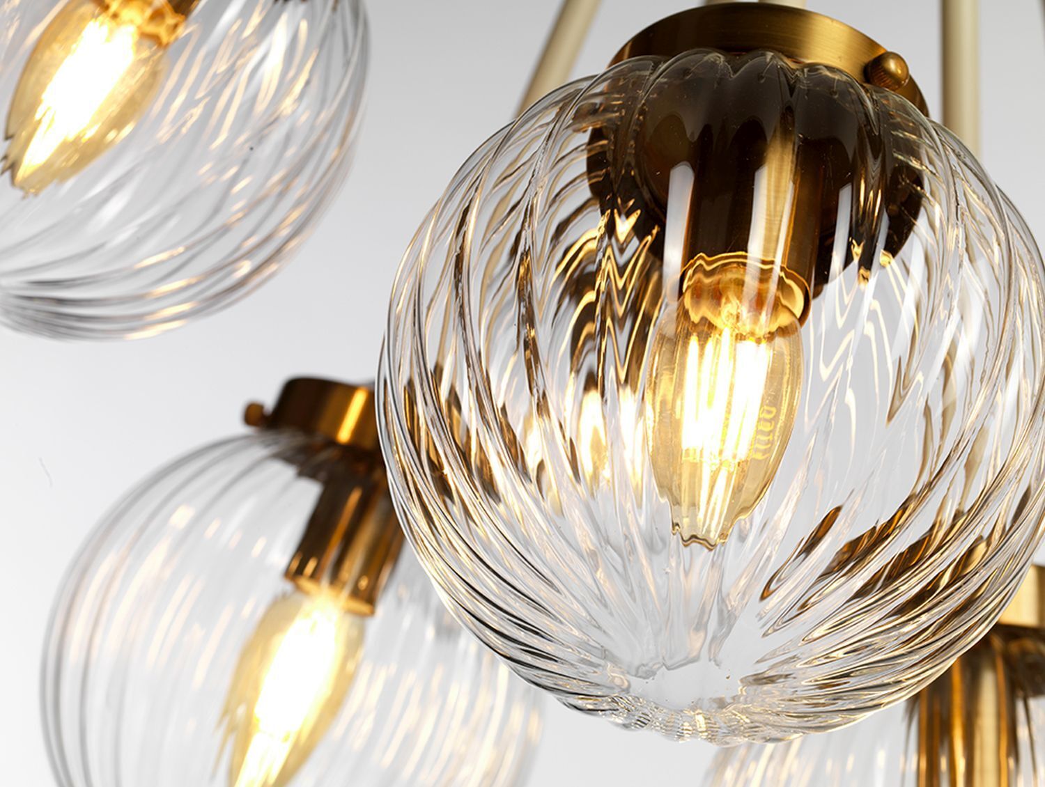 Lampe à suspendre boule abat-jour verre métal en crème laiton