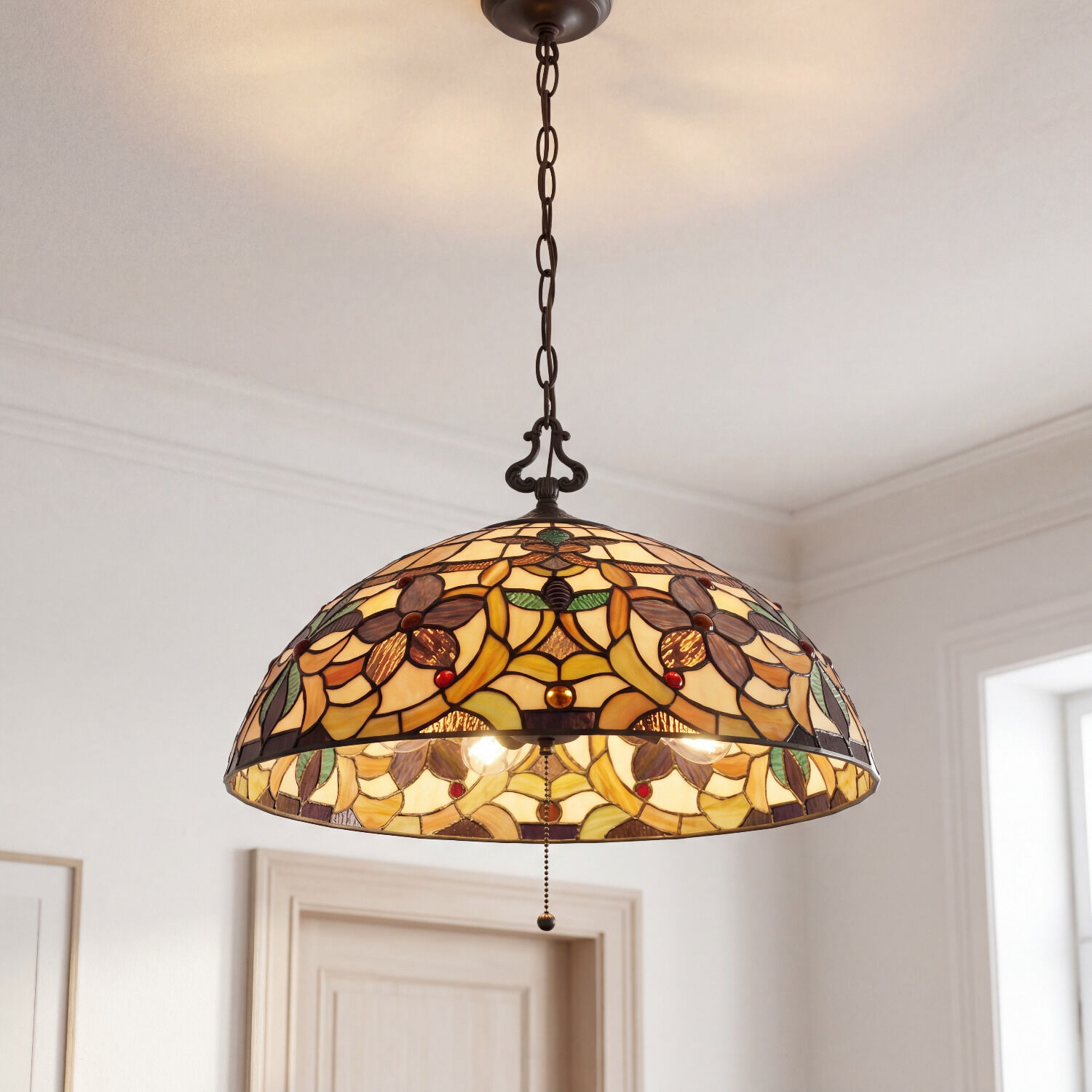 Deckenleuchte, Tiffany-Lampenstil, Glasschirm, Kettenaufhängung, Blumenmuster