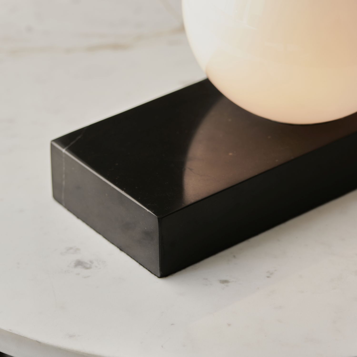 Lampe de table marbre verre 23 cm de long petit noir blanc boule
