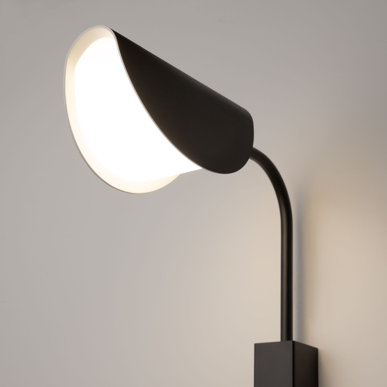 wandlampe, ecklampe, schwarz, metall, wandleuchte