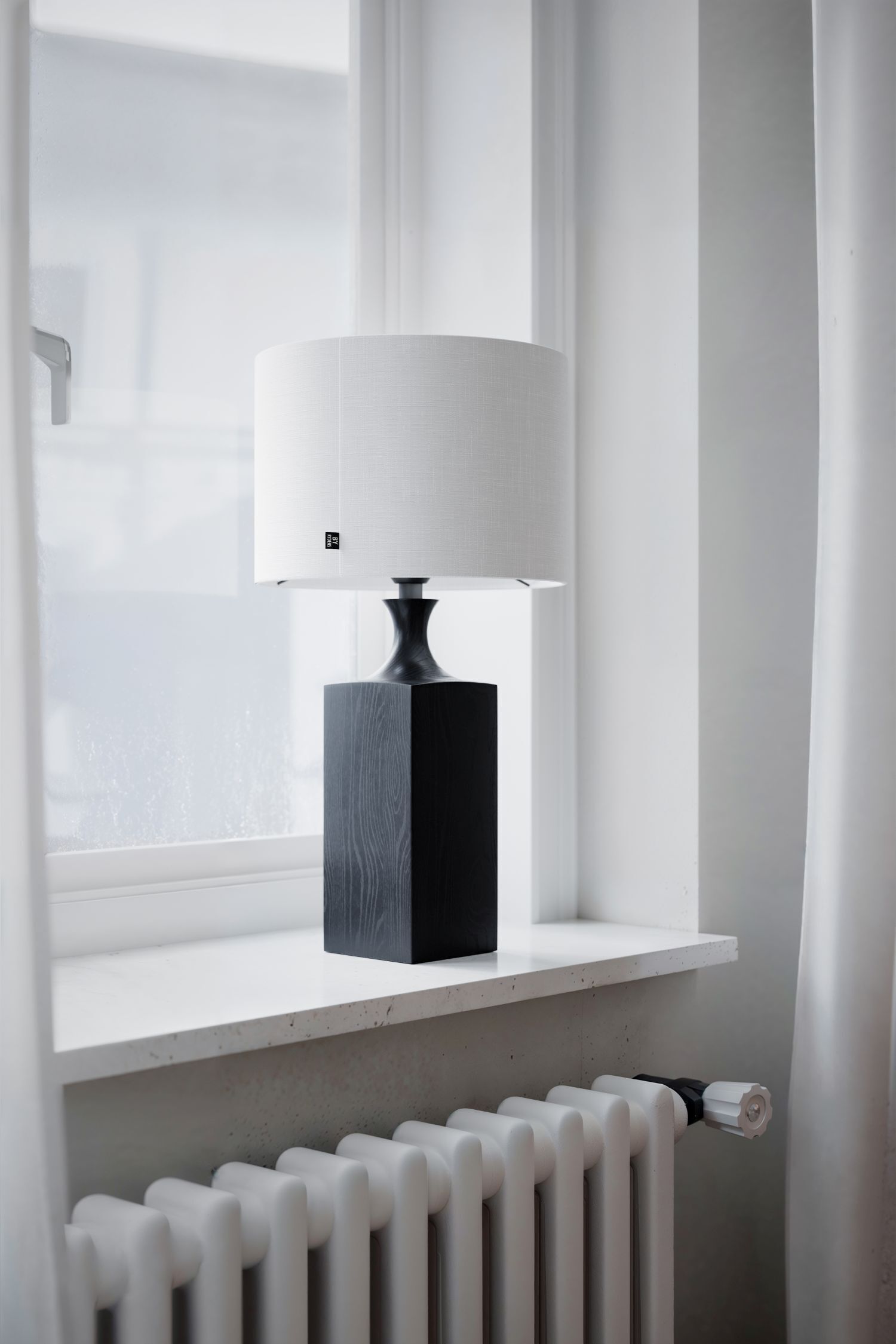 Lampe, Tischlampe, Fenster, Fensterbank