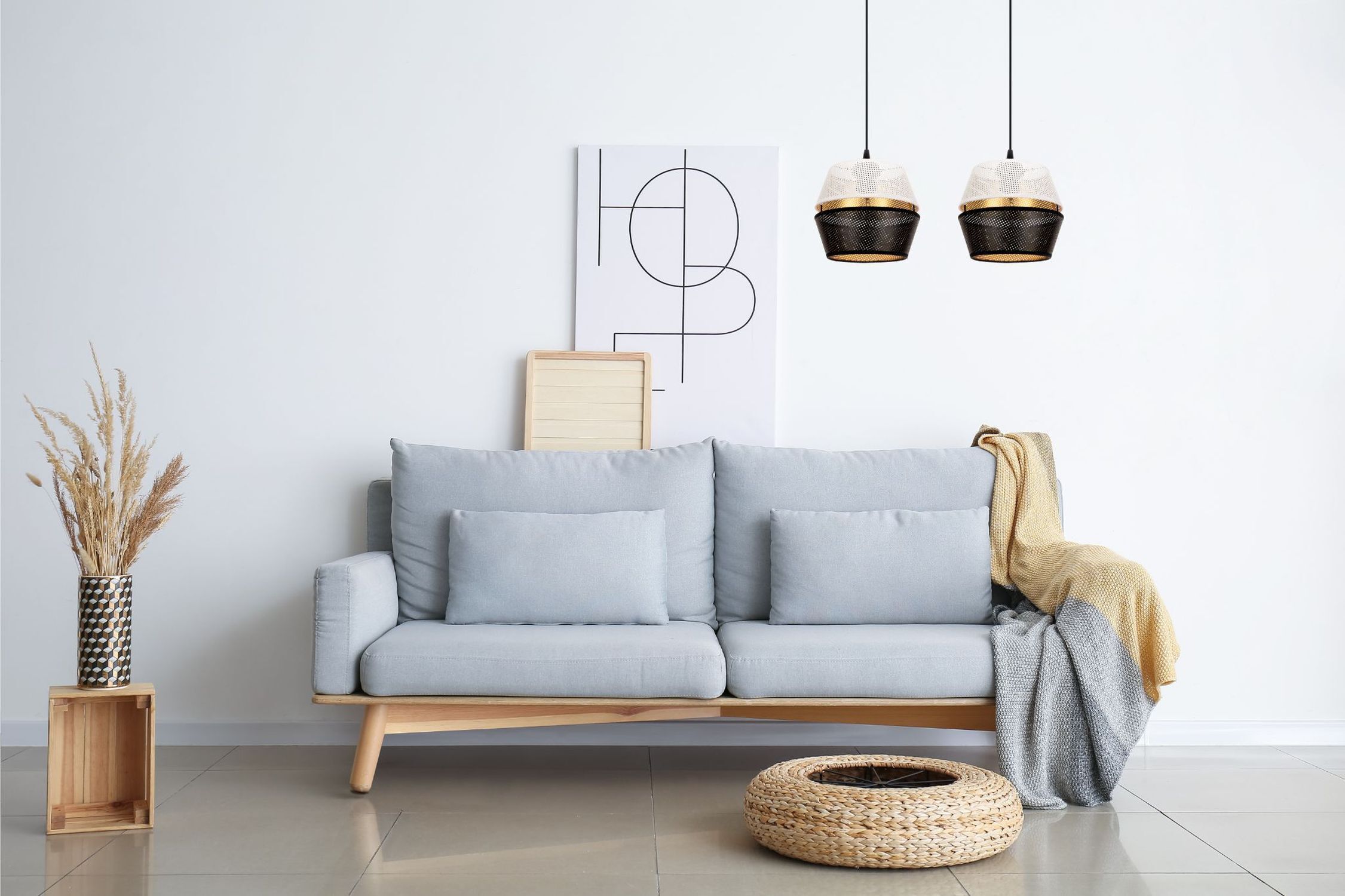 Lange Pendelleuchte 2-flammig Metall Schwarz Weiß Gold Dekoration für Zuhause, Couch, Kissen, Lampe, Innenarchitektur