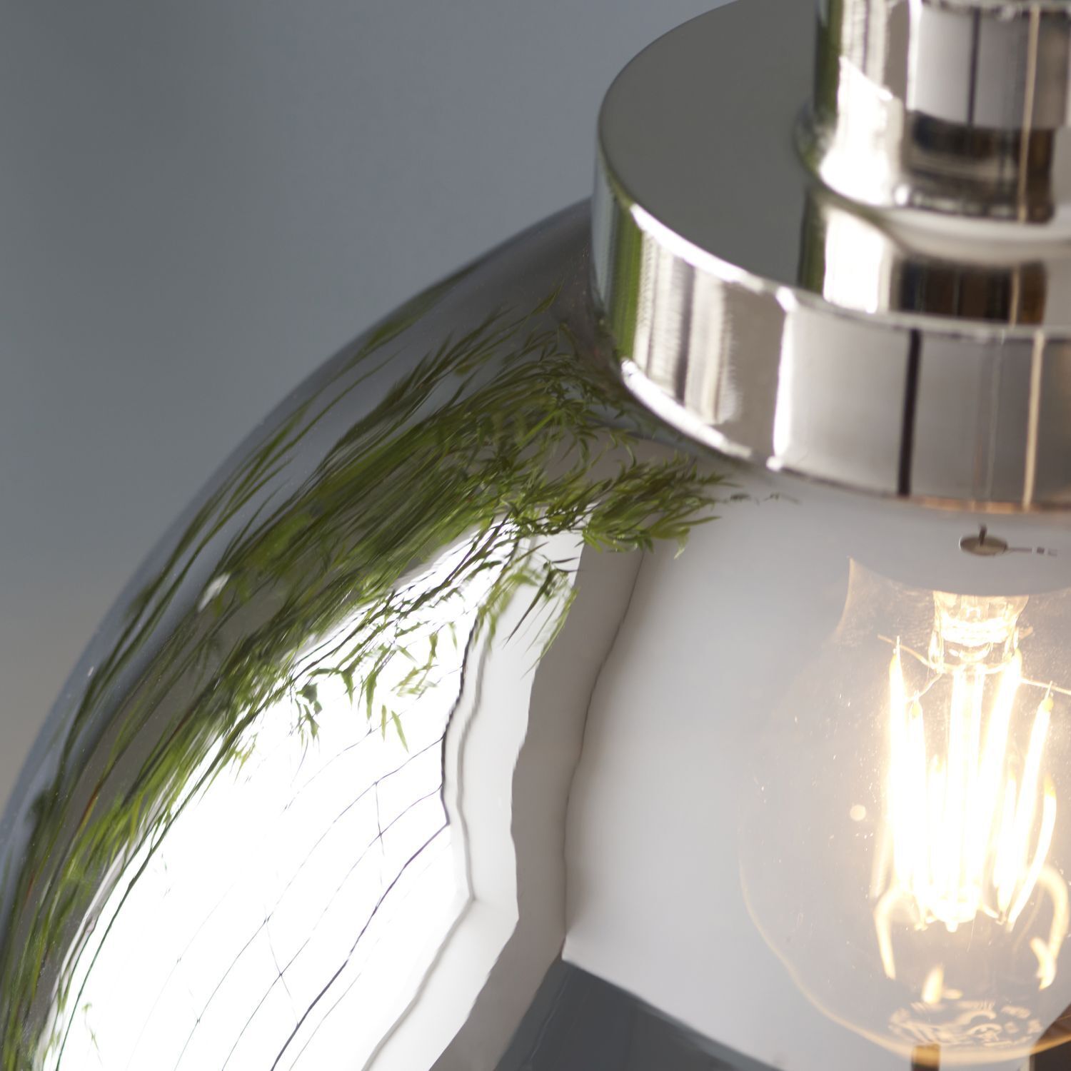 Lampe à suspendre verre métal rond D : 27 cm en chrome rétro E27