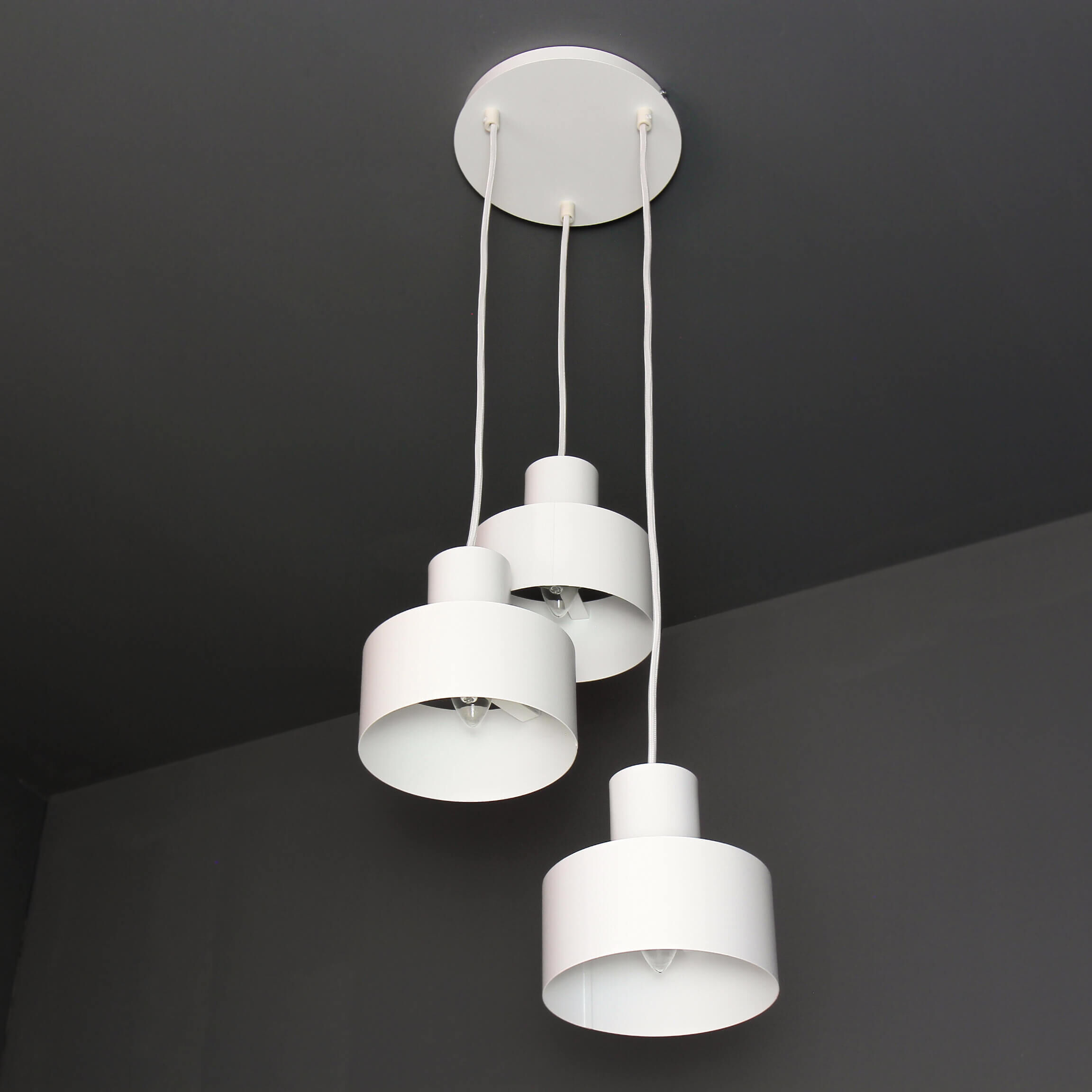 Suspension blanche Retro en forme d'abat-jour