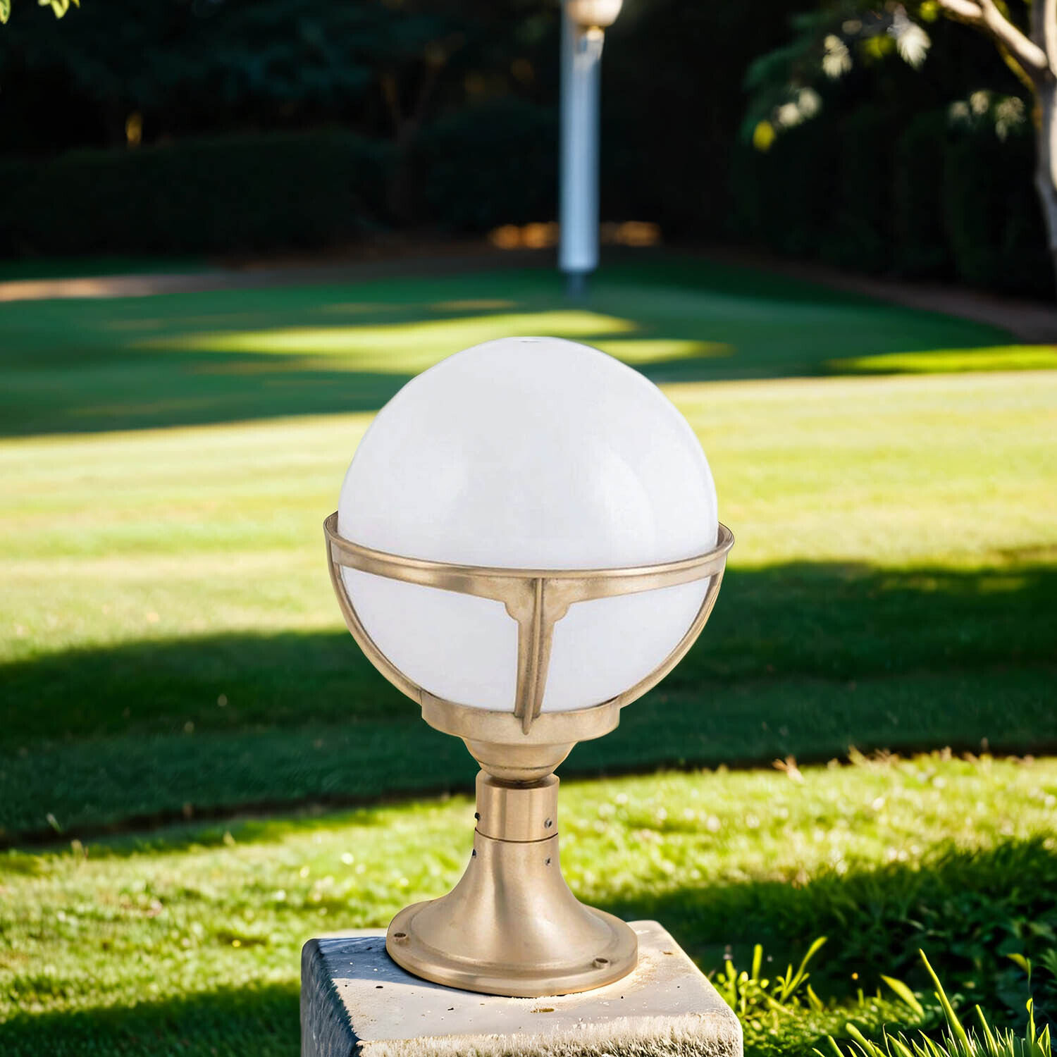 Luminaire de socle extérieur laiton Boule Abat-jour blanc