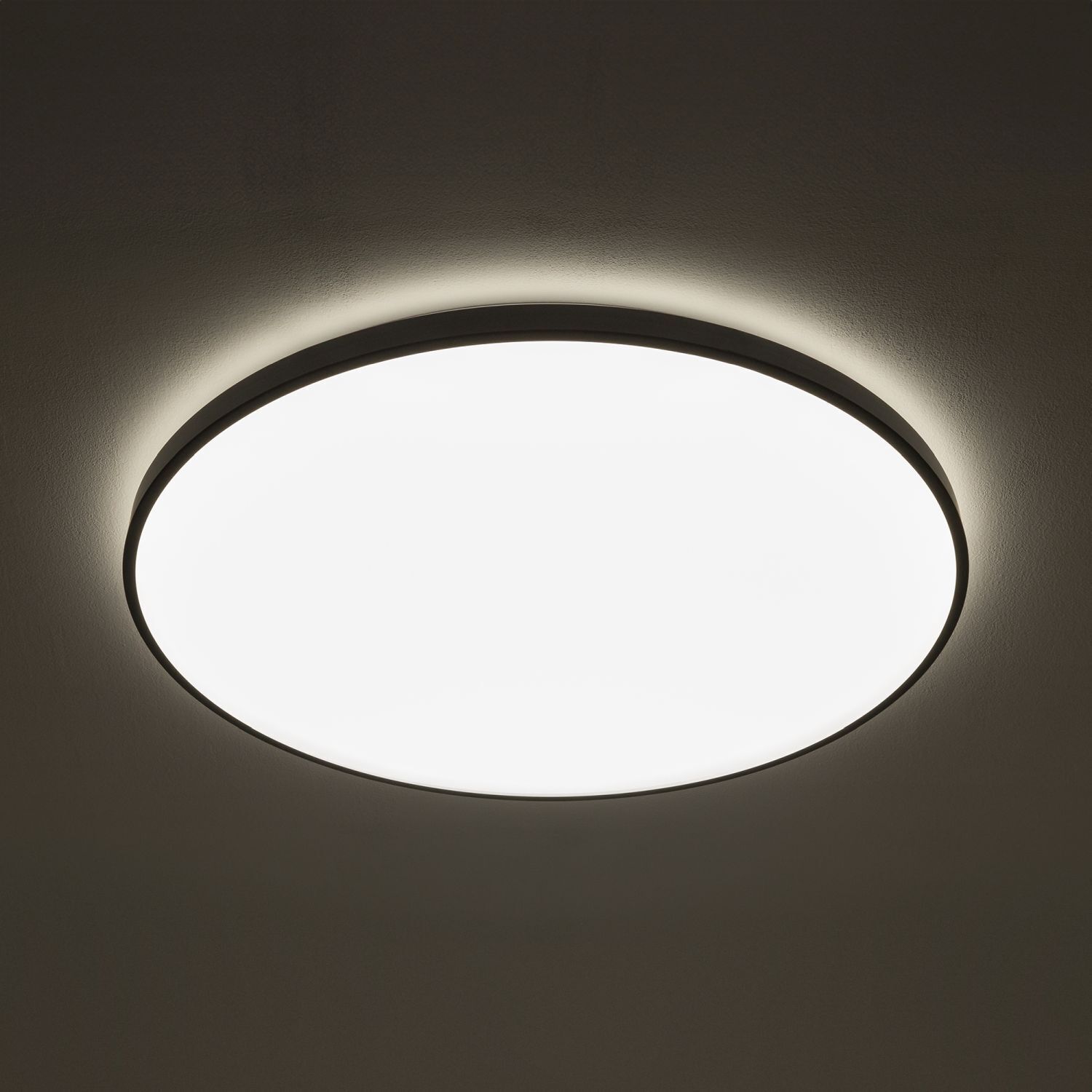Plafonnier LED noir Ø64,2 cm 64 W 4700 lm faible éblouissement