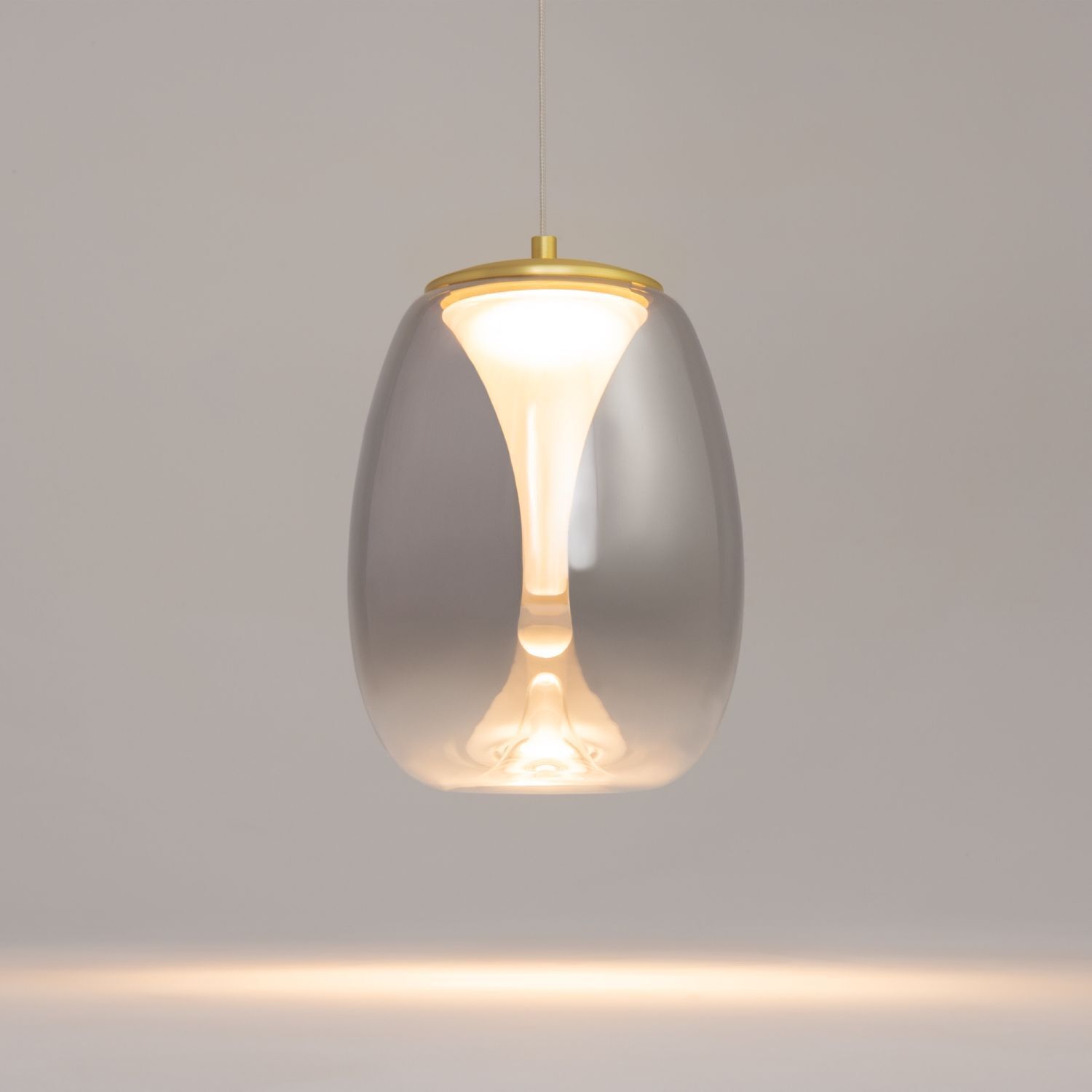 Lampe LED à suspendre verre fumé aluminium blanc chaud 3000 K ronde