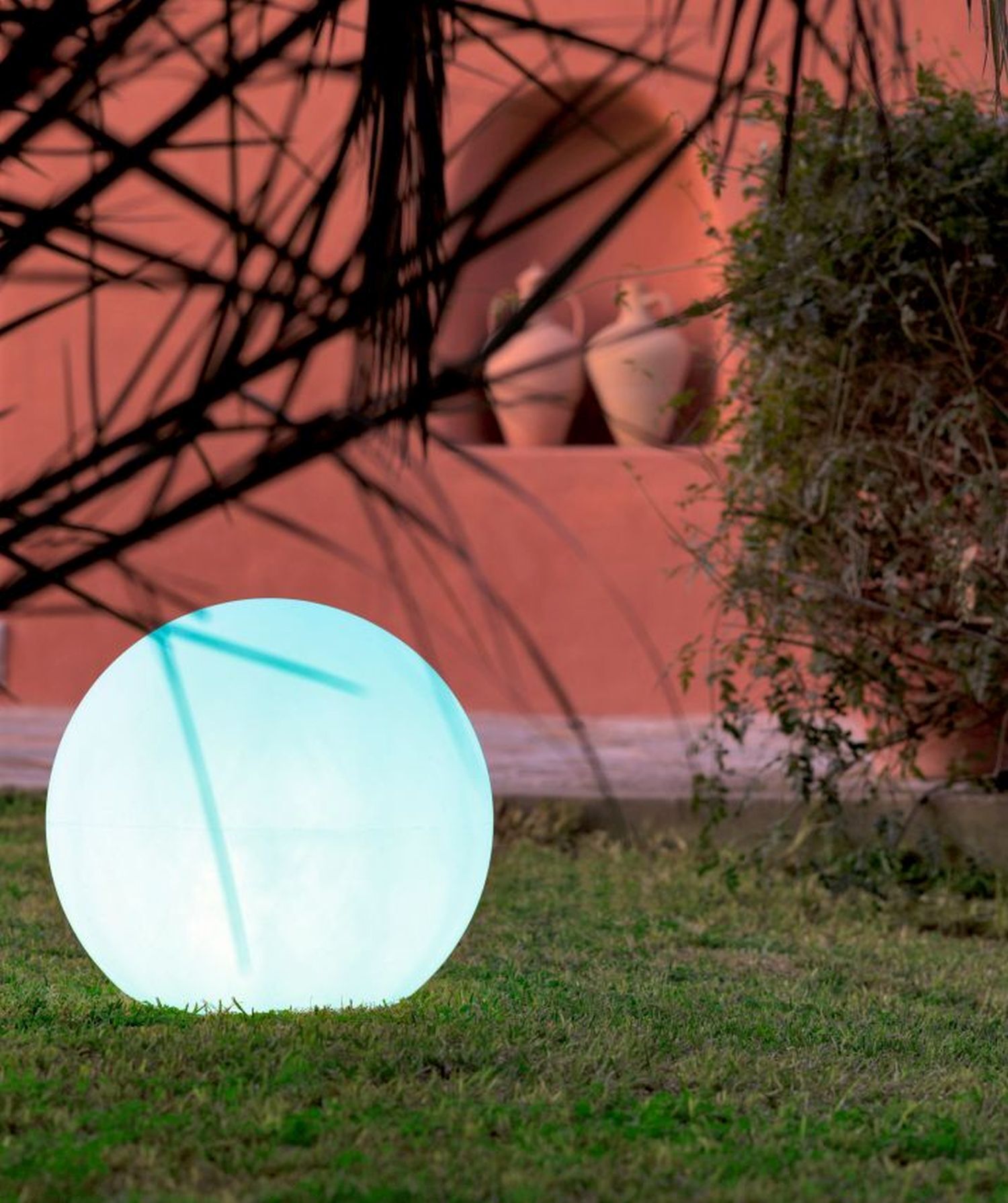 Sphäre, Gras, Topfpflanze, Villa, Rasen