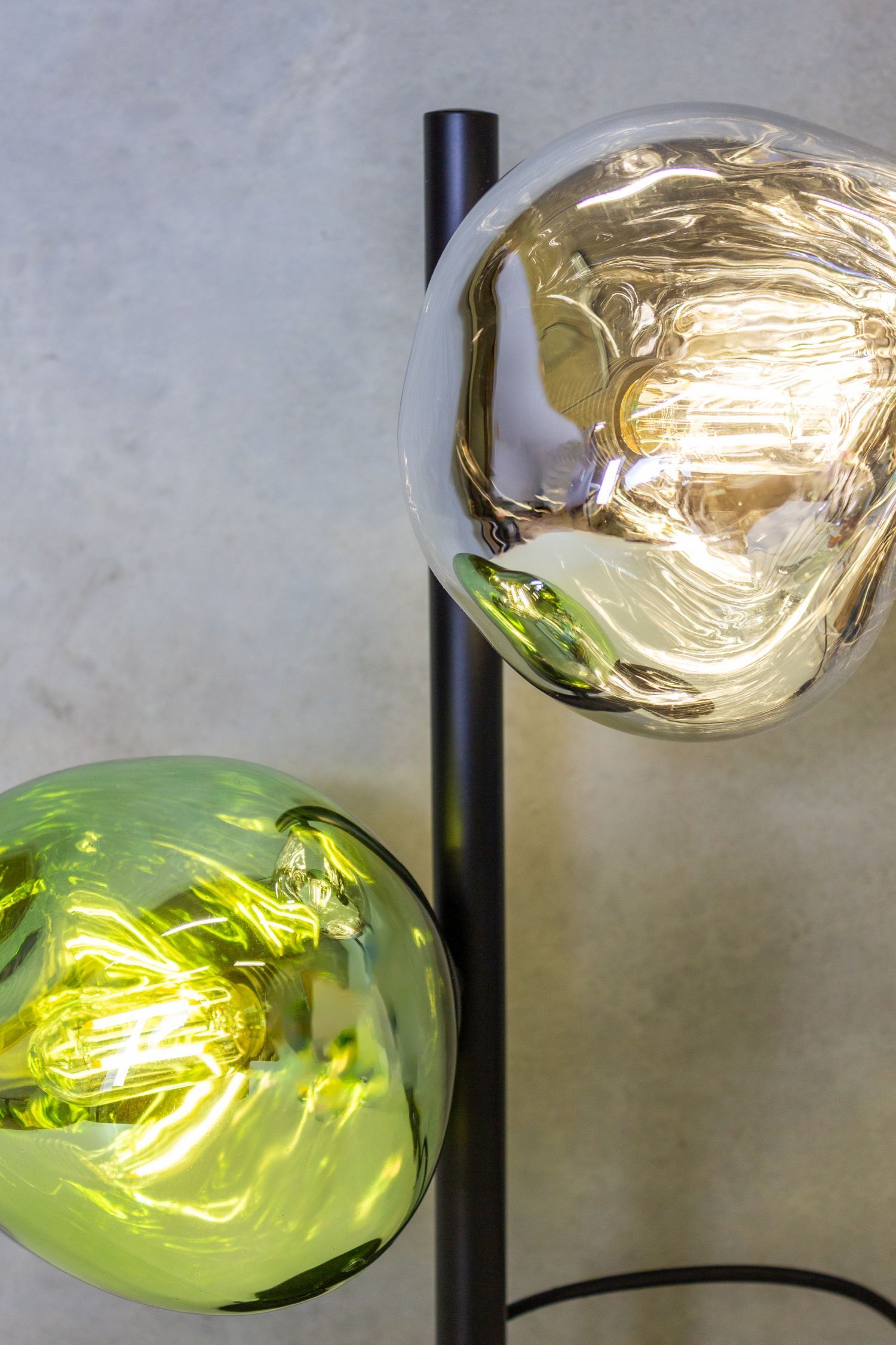 Lampe de table décorative aluminium verre blanc vert 40 cm