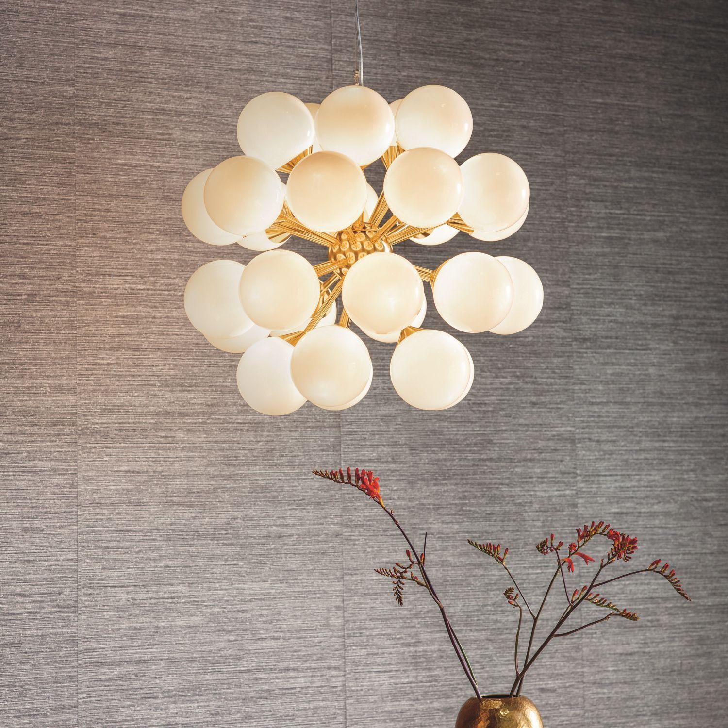 Lampe à suspendre verre métal L : 55 laiton blanc boule abat-jour 28x G9