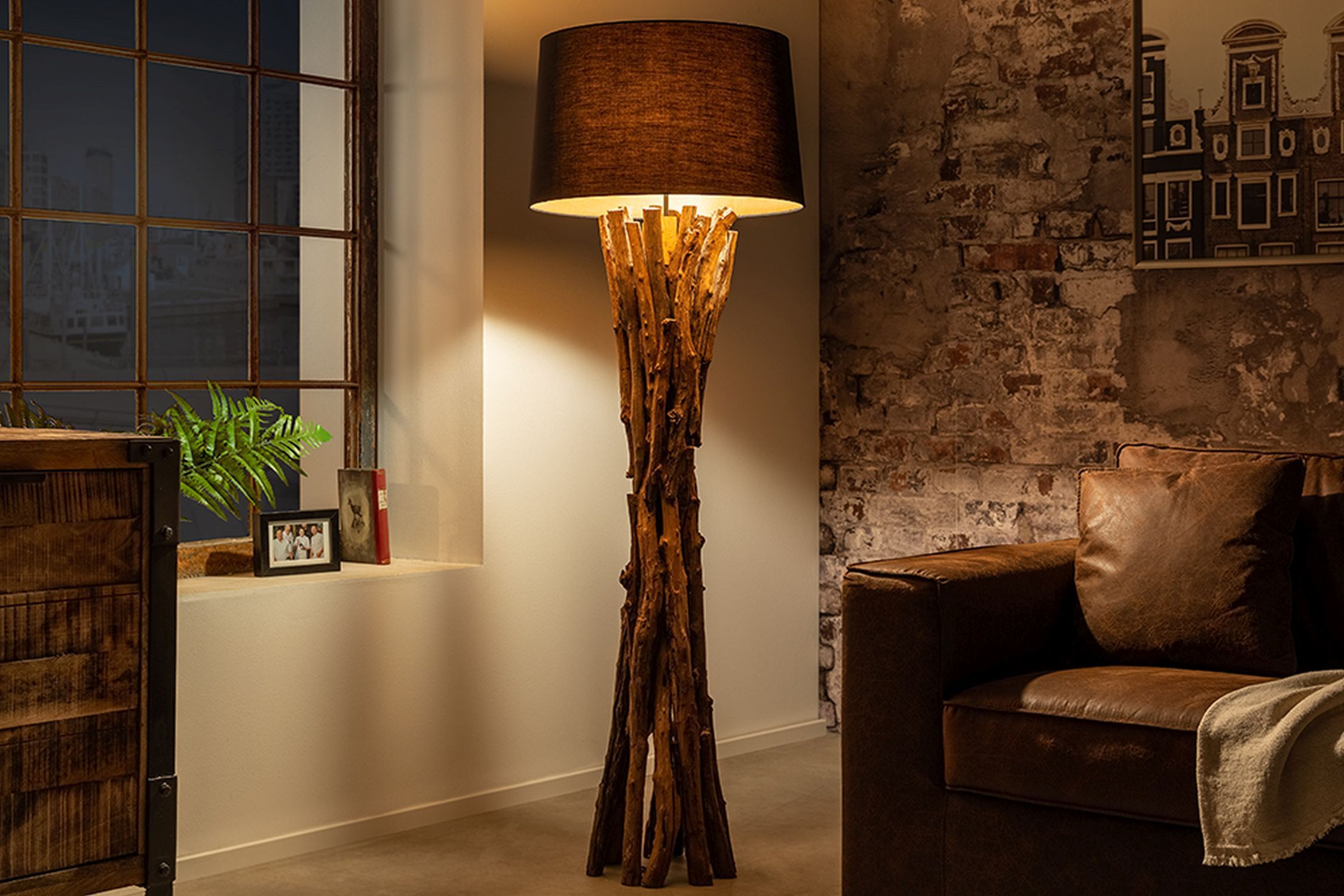 lampskärm, golvlampa, driftwoodbas, vardagsrum, teglovägg