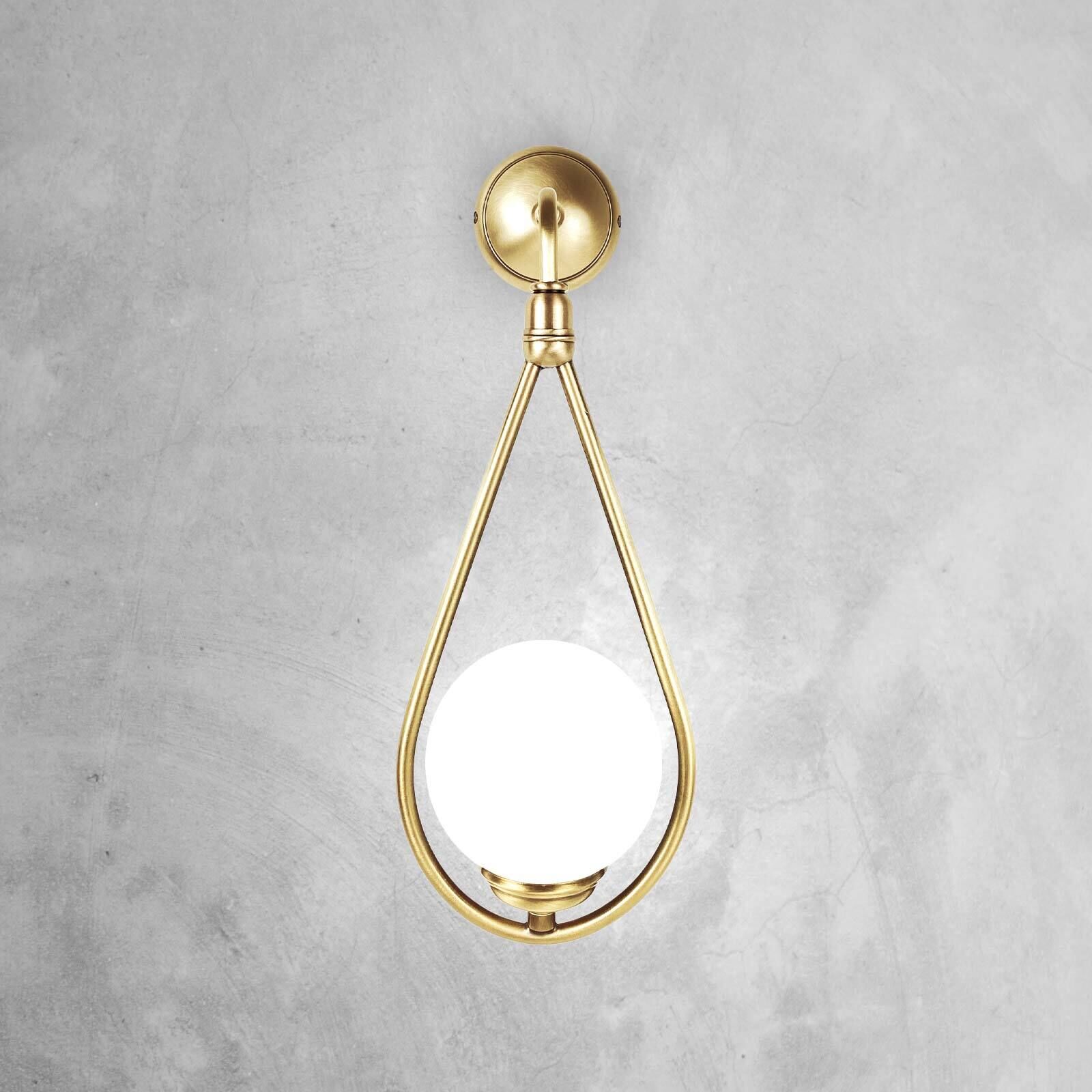 Applique Art Nouveau H : 44 cm laiton verre en bronze blanc