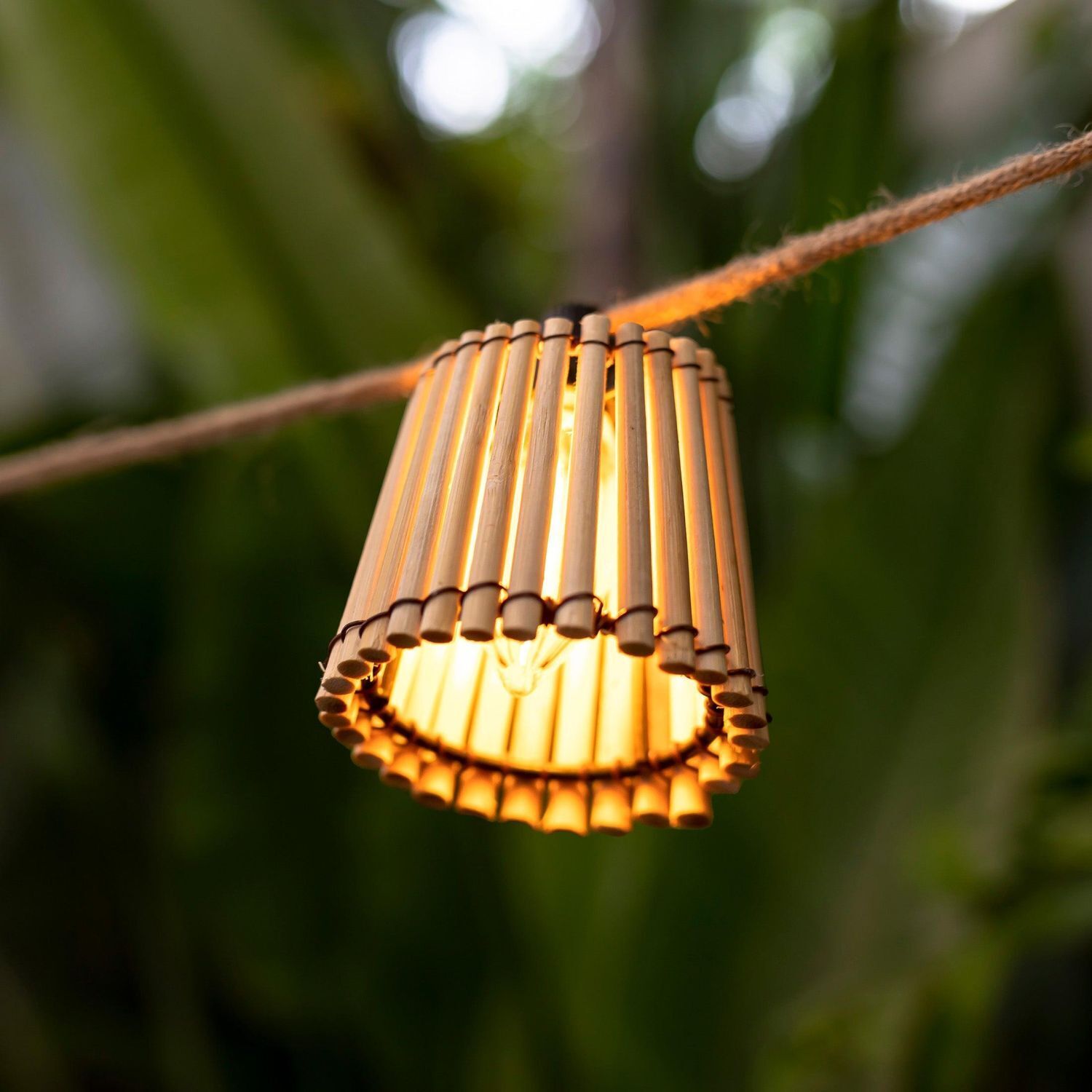 Guirlande lumineuse solaire à LED 5m de long IP44 2200 K Abat-jour en bambou