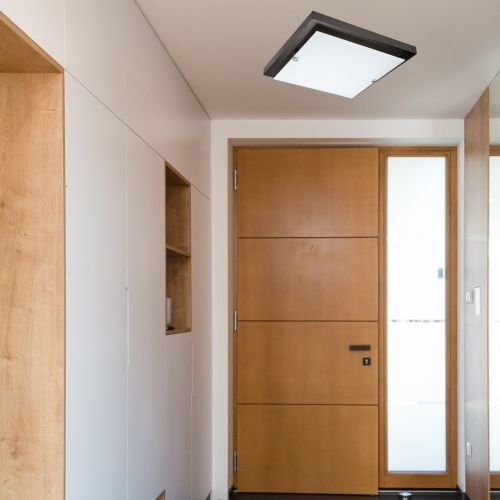 Plafonnier LED brun bois carré salon